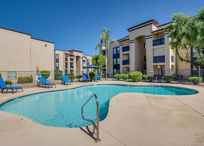 Apartment Newly Renovated 2br W Pool By Gia Phoenix