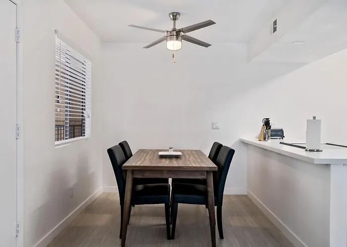 Newly Renovated 2br W Pool By Gia Apartment