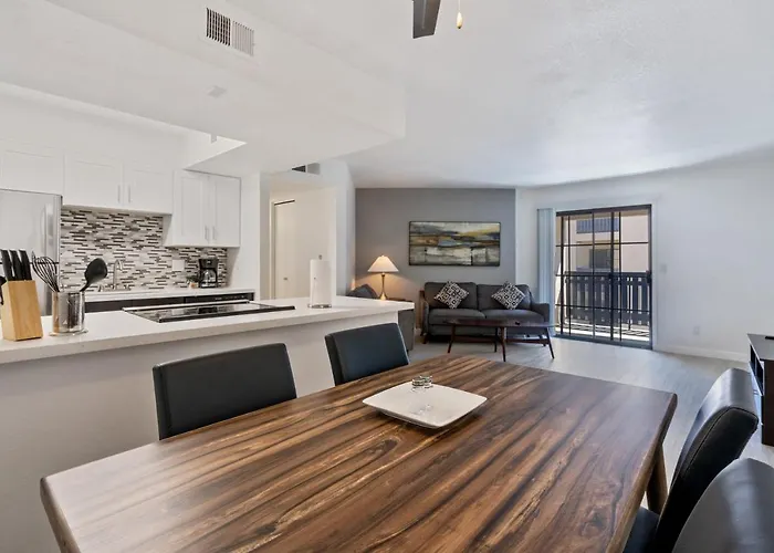 Newly Renovated 2br W Pool By Gia Apartment *